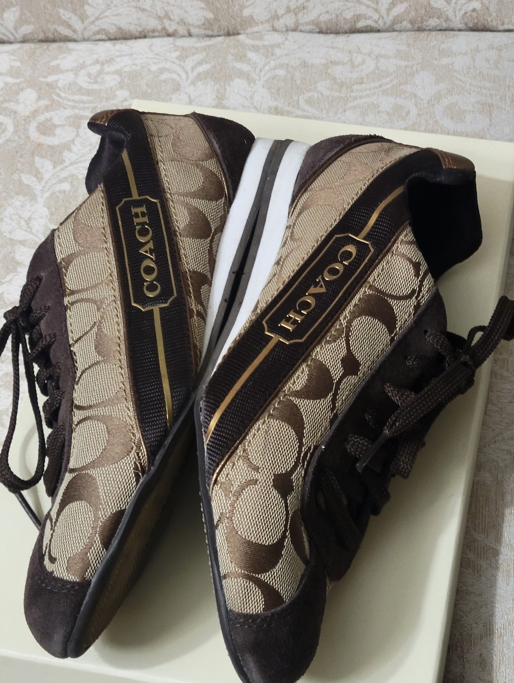 COACH Hilary in Khaki - Picture 4 of 11